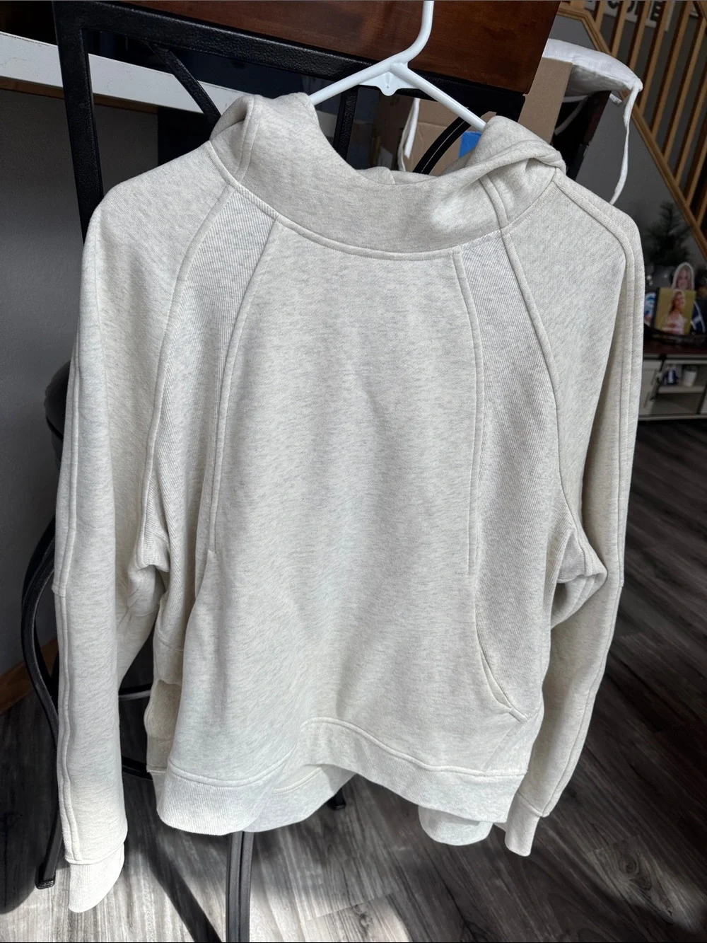 Lululemon Women’s Lightweight Cream & gray speckled cowl neck Hoodie Pullover.